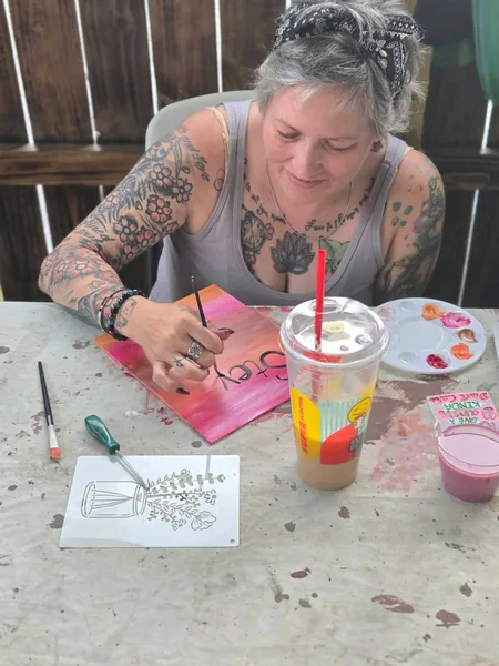 Painting a wooden keepsake