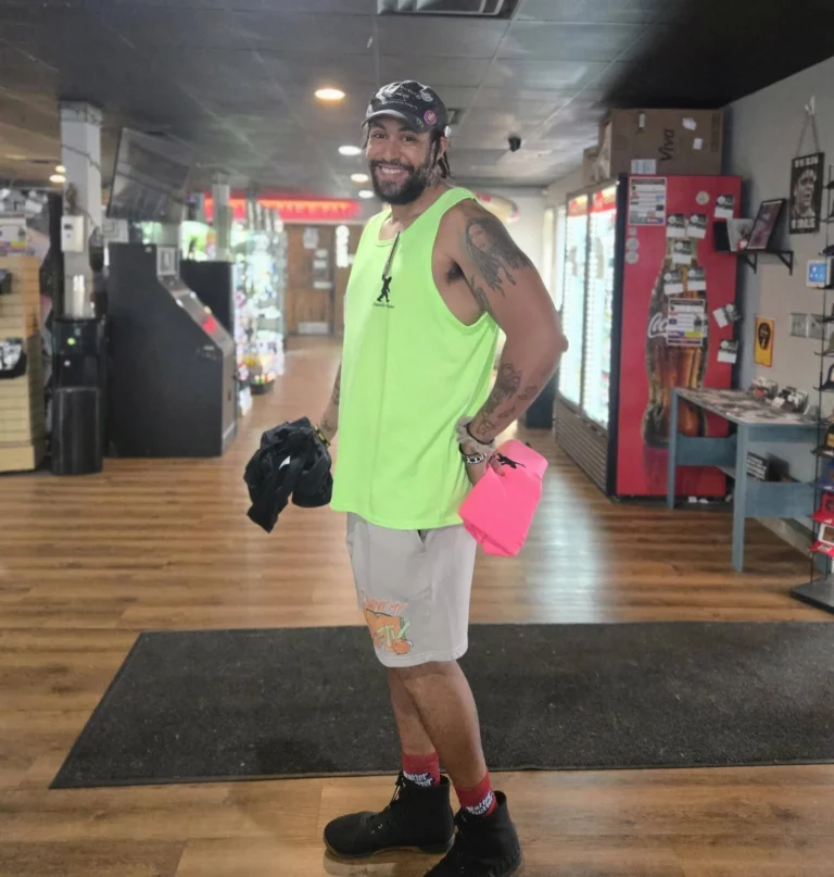 Brandan models the summer look — photo 1